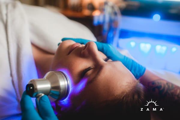 Our no nonsense approach for those on the go, the Express Hydrafacial treatment provides instant results in just 25 min with no down time!