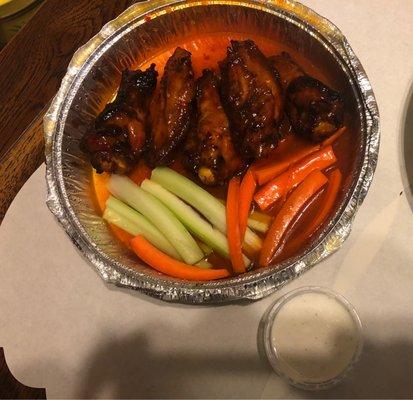 6-piece Wings in Mango Habanero sauce. Comes with carrots, celery & Ranch dressing.