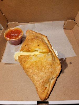 Ricotta & mozzarella calzone-- crispy chewy crust! Yum!