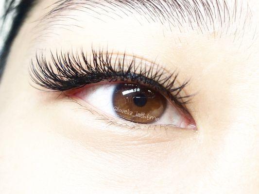 classic eyelash extension