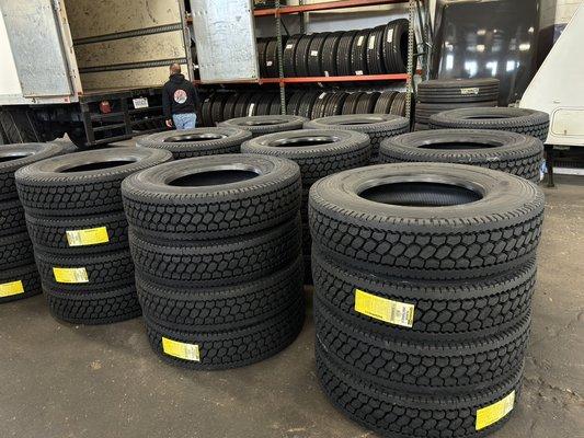 Sell service semi truck tires