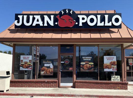 I ate some delicious Juan Pollo Chicken (1/2) here. Five Estrellas