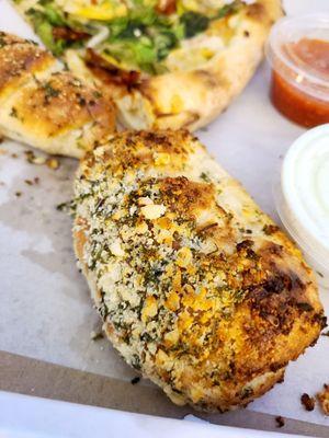 Stuffed garlic knot