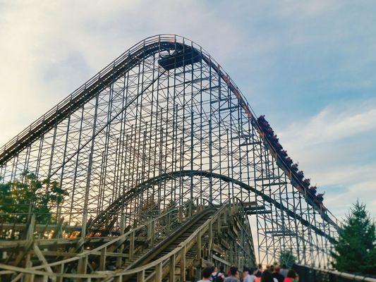 A train plunges down all 140ft on Hades' first drop, at 65° no less!