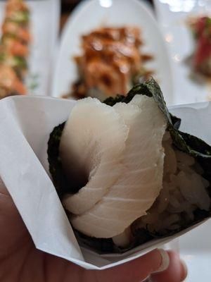 Yellowtail hand roll