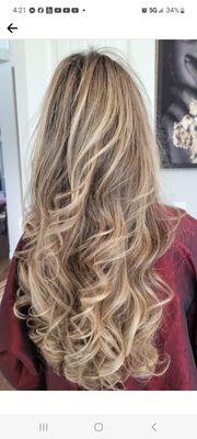 Highlights and blow dry  by Glaucia Mansour