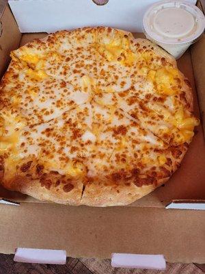 Mac & Cheese pizza