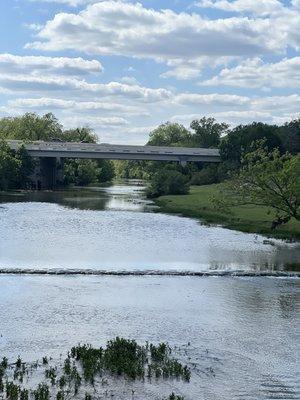 Next to a river to enjoy your pizza