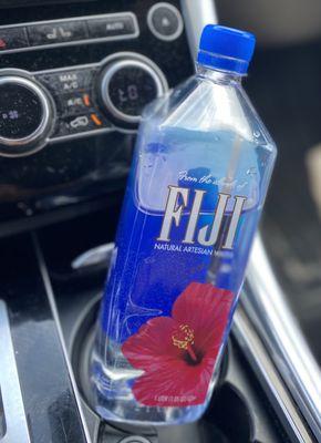 case of FiJi with the pink Hibiscus ya fits in moi cooler perfectly :))