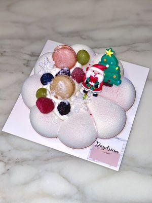 Christmas Strawberry Lava Mousse (6-8ppl) (12/2023)