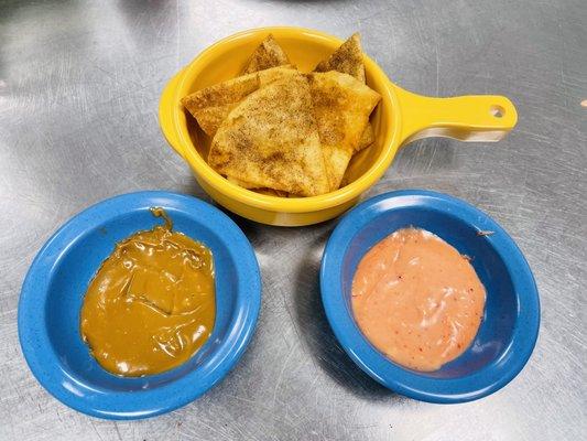 Sopapilla chips with dip