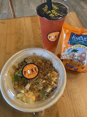 My order poke bowl, grapefruit tea with aloe & lychee jelly, awesome brand of chips