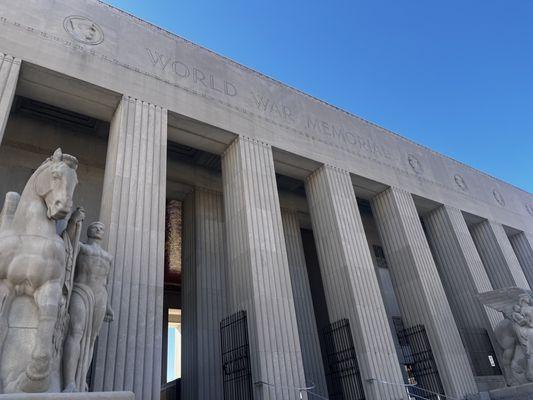 Facade of the Soldier's Memorial