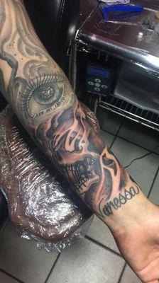 Skull sleeve