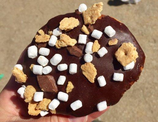 S'more donut... had chocolate filling!