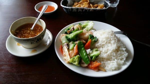 Hot and sour soup and Shrimp with mixed veggies for lunch... $6.25....awesome