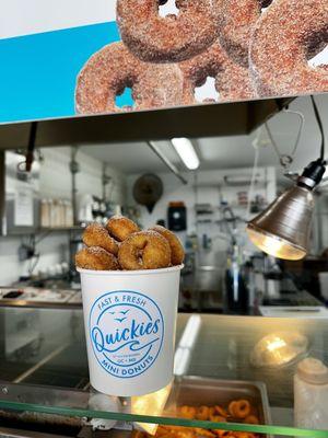 QUICKIES MINI DONUTS SMALL BUCKET