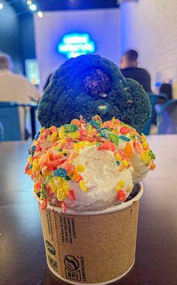 Cookie Monster cookie with old fashion vanilla and dark chocolate ice cream + fruity pebbles yummm