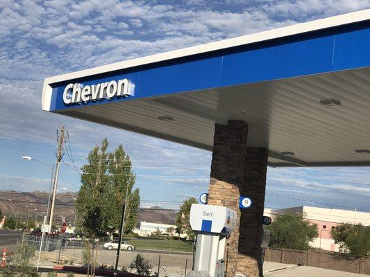 New Chevron @770 E. Horizon Dr.