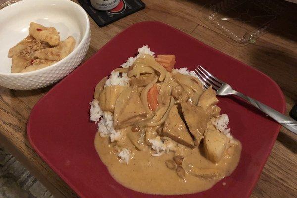 CUR4. Massamun Curry with Tofu and AP5. Triangle Tofu