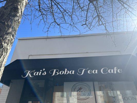 Kai's Boba Tea Cafe offers the best and fresh tapioca pearls AKA boba, smoothies, slushes, fruit teas. 
Come and visit us!