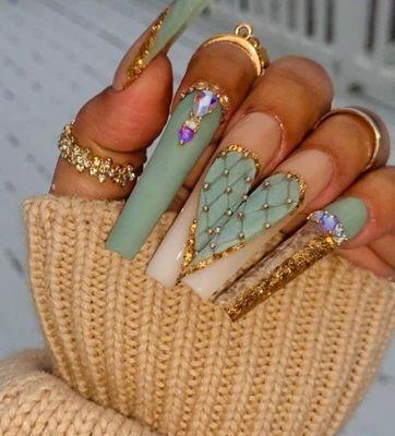 Top Nails 1