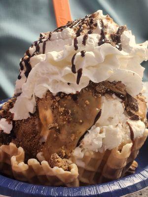 Peanut butter sundae