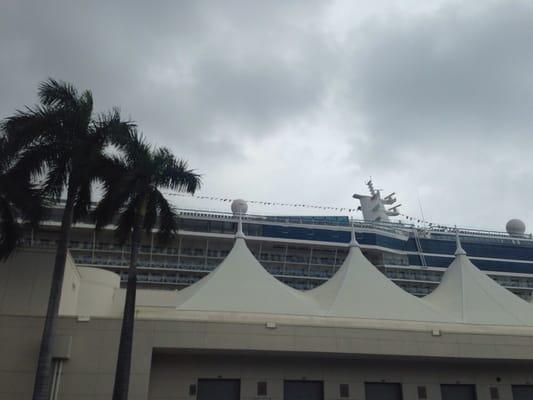 That's was our ship, now loading set of guest