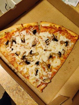 2 slices with mushroom