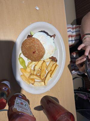 Wake-up burger with steak fries