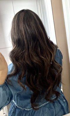 Natural root with brown highlights