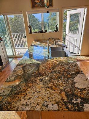 We offer natural stone refinish, to bring those countrrtops to a dazzling shiny new look.