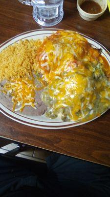 Los Mariachis stuffed sopapilla plate. Refried beans were poor and the red chile had a poor flavor...not good. The green Chile was good