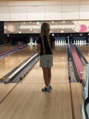 Zoe bowling it up!