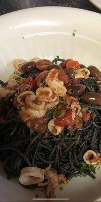 Spaghetti allo nero con Calamari