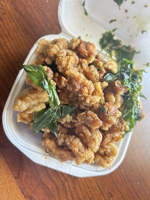 Popcorn chicken with basil