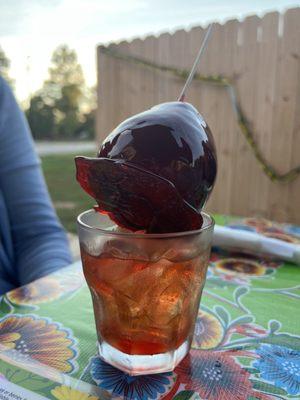 Cocktails with candy apples