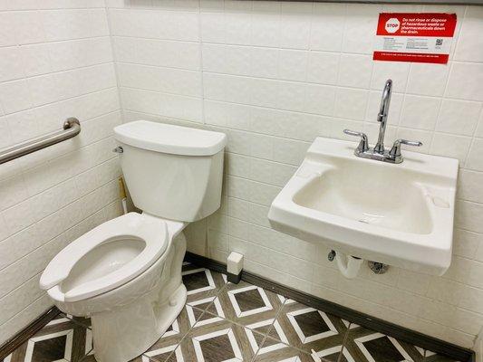 Clean bathrooms equipped for the handicap :)