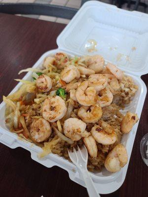 Shrimp, fried rice, vegetables & extra shrimp