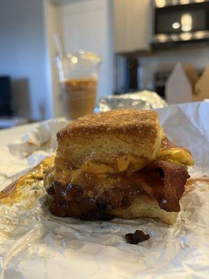 Papa- Bacon, egg, cheese, juke jam