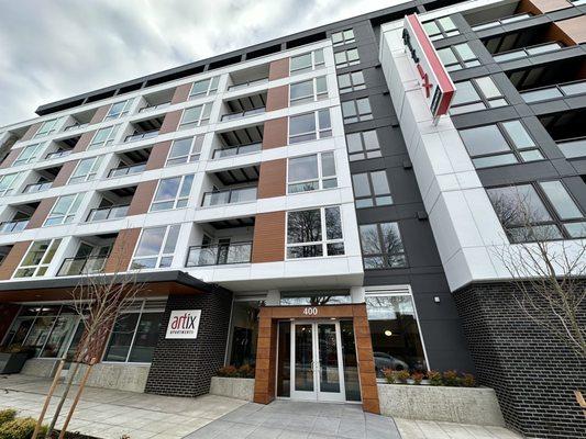 Building main entrance and exterior from Queen Anne Avenue