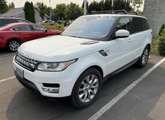 Land Rover Range Rover windshield replacement