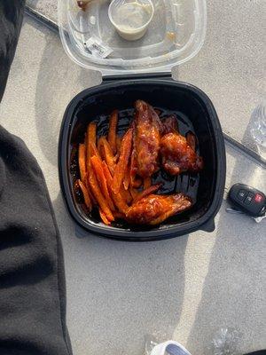 Honey BBQ Chicken Wings Entree (Substitute Sweet Potato Fries)