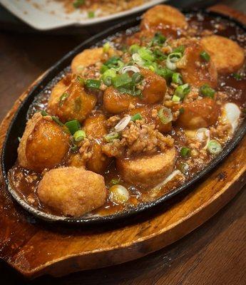 P24 Sizzling Tofu w.(Minced pork&shrimp)