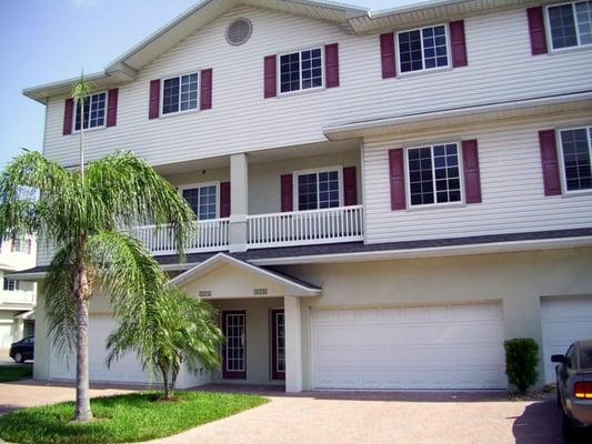 We Manage Townhomes in Palmetto and the Bradenton area.