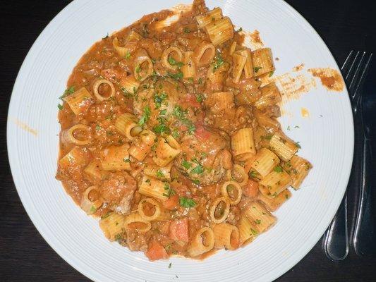 Pasta Bolognese with meatballs