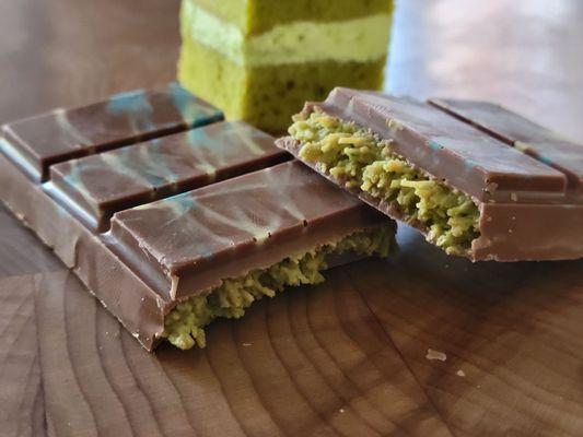 The Dubai bar in all of its pistachio glory!