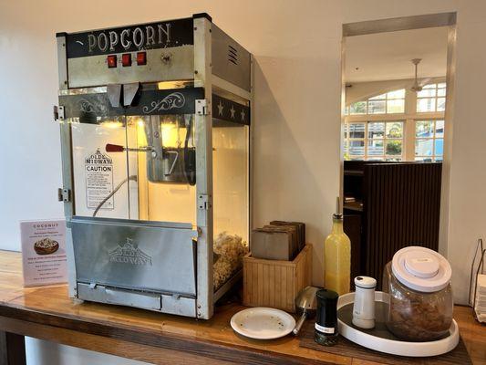 Hurricane popcorn station in the lobby was a sweet touch that I loved to come back to every day!