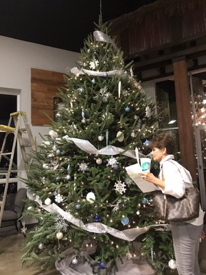 #treeisgoingup #debbiesmelling