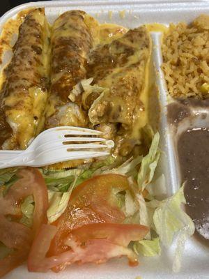 Chicken fajita enchiladas are delicious! Staff professional & kind. Found a new lunch location